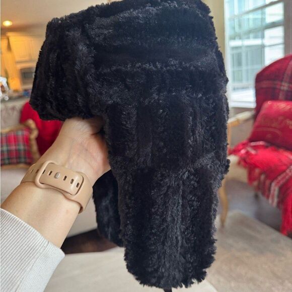 Faux Fur Black Trapper Hat - Picture 4 of 6
